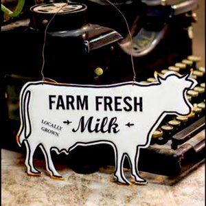 Metal Cow decor